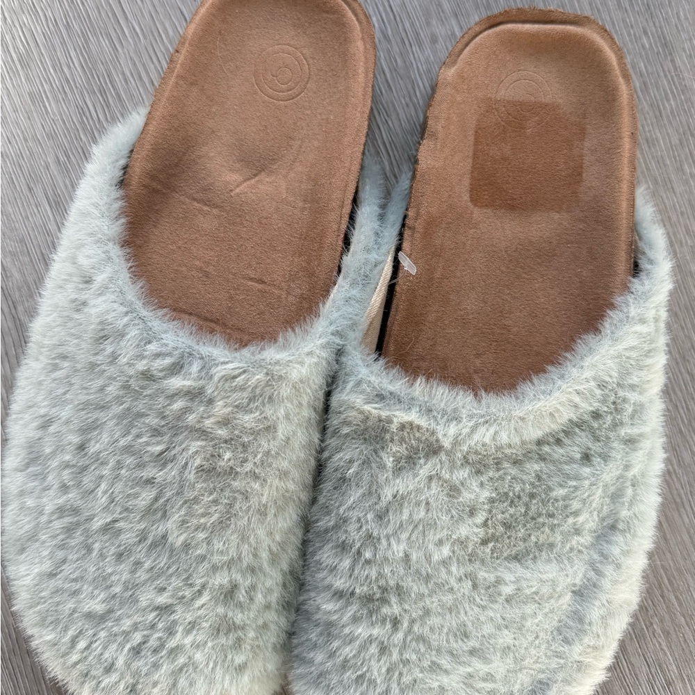 Urban Outfitters Slides - Picture 2 of 3